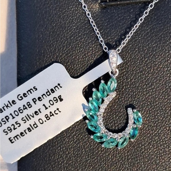 New Natural Emerald and diamond necklace platinum plated on sterling silver 😍 - Picture 5 of 7